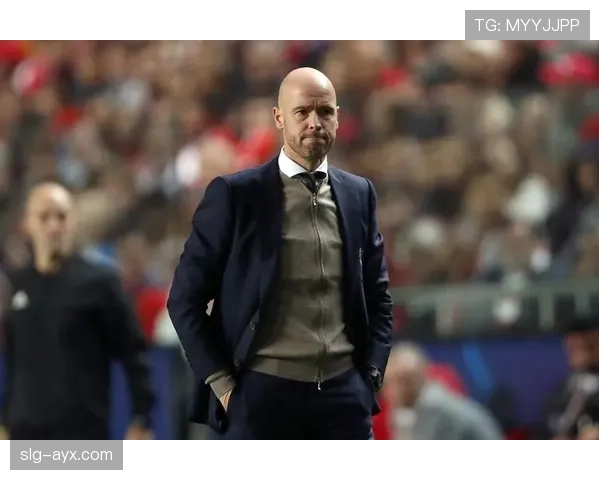 滕哈赫强化控球体系，战术革新引热议